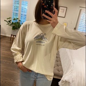 LIFE IS GOOD MEDIUM CREAM TSHIRT